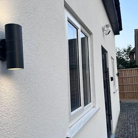 Entire Two Bedroom Guest House & Free Parking Nottingham Esterno foto