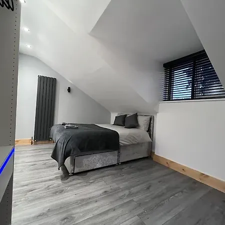 Entire Two Bedroom Guest House & Free Parking Nottingham Esterno foto