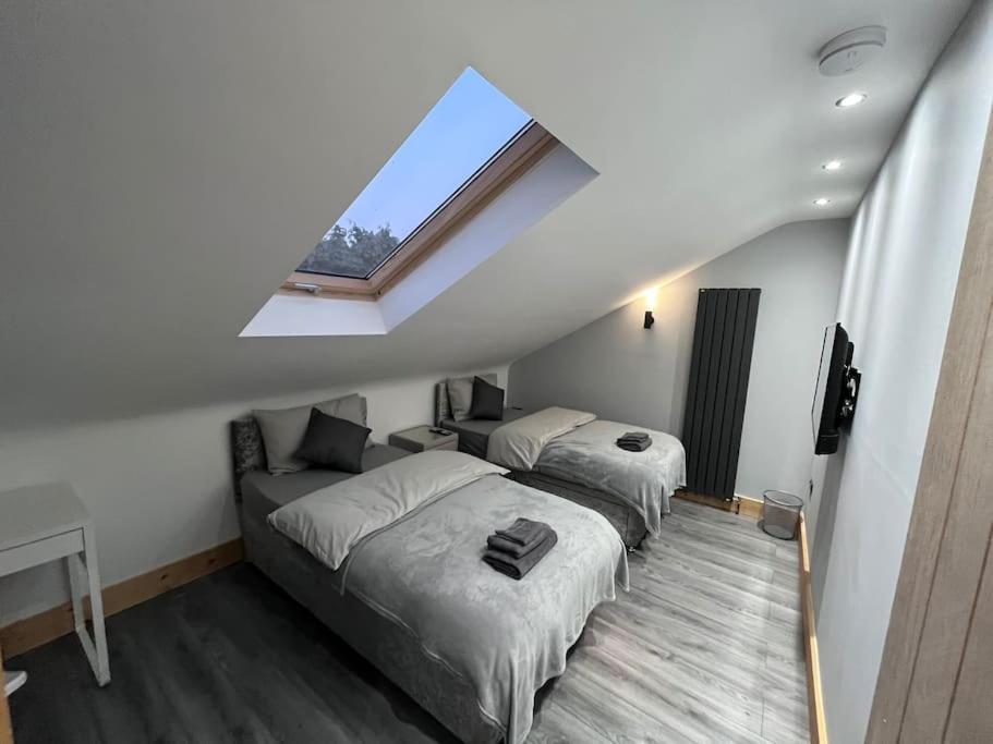 Entire Two Bedroom & Free Parking Appartement *